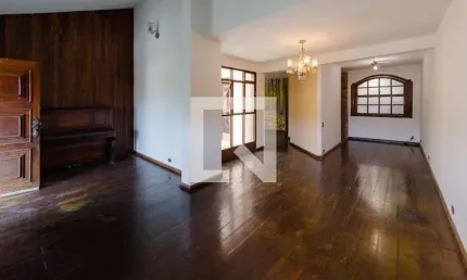 Casa para Venda - Nova Granada, 4 Quartos,  374 m² - Belo Horizonte