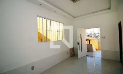 Casa para Venda - Olaria, 2 Quartos,  150 m² - Rio de Janeiro