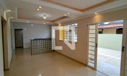 Casa para Venda - Taquara, 2 Quartos,  111 m² - Rio de Janeiro