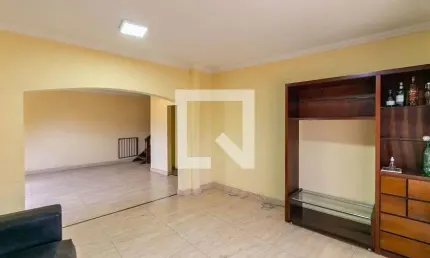 Casa para Venda - Glória, 3 Quartos,  220 m² - Belo Horizonte