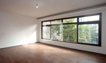 Casa para Venda - Mont&apos;Serrat, 3 Quartos,  350 m² - Porto Alegre