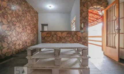Casa para Venda - Bonfim, 2 Quartos,  300 m² - Belo Horizonte
