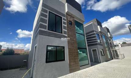 Sobrado com 3 dormitórios à venda, 108 m² por R$ 650.000,00 - Uberaba - Curitiba/PR