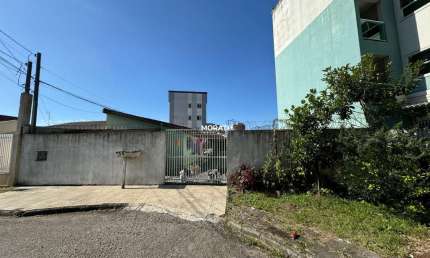 Terreno no Bairro Boneca do Iguaçu com 3 Casas em Excelente Localização!