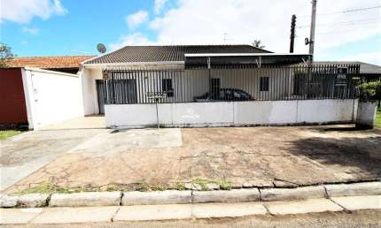 Casa de 4 Dormitórios com Suíte e Salas Comerciais à Venda no Bairro Urano – São José dos Pinhais