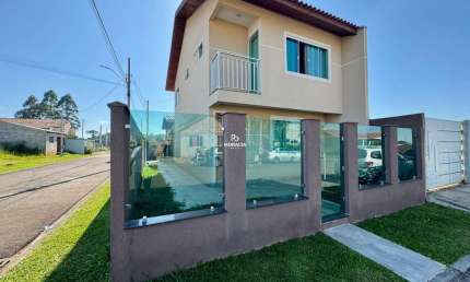 Sobrado Com 3 Quartos sendo Uma Suíte no Bairro Campo Largo da Roseira