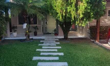 Excelente casa em Lauro de Freitas 5/4 sendo 4 suítes