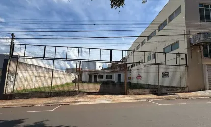 Terreno comercial com 465m² – excelente localização e potencial de construção