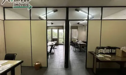 Conjunto comercial no centro de santos à venda – 2 salas, 2 banheiros e 1 vaga