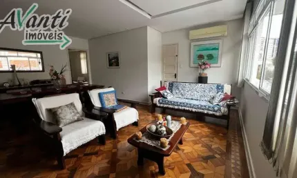 Casa Sobreposta Alta para alugar na Ponta da Praia – 3 Quartos, 2 Vagas e Varanda