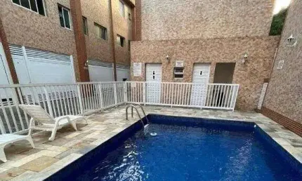 Casa triplex, em Villaggio, com 2 suítes no bairro Marapé - Santos/SP