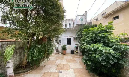 Casa Sobrado à Venda no Gonzaga, Santos | 4 Quartos, 4 Banheiros, Garagem :