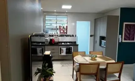Apartamento modernizado à venda no macuco, santos – 2 quartos e 1 vaga