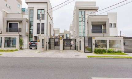 Sobrado com 4 dormitórios à venda, 200 m² por R$ 1.248.500,00 - Boqueirão - Curitiba/PR