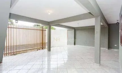 EM CONDOMÍNIO FECHADO – 3 QUARTOS E CHURRASQUEIRA COBERTA!