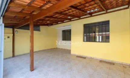 COM 3 QUARTOS, 2 VAGAS - AMPLO, ILUMINADO E BEM PLANEJADO!