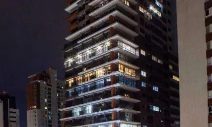 Seu Negócio no Melhor Endereço de Curitiba com Terraço Privativo!