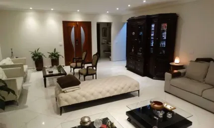 Residência de luxo em condomínio exclusivo no São Fernando, Barueri-SP: 5 quartos, 3 suítes, 3 salas, 4 banheiros, 4 vagas, 527m².
