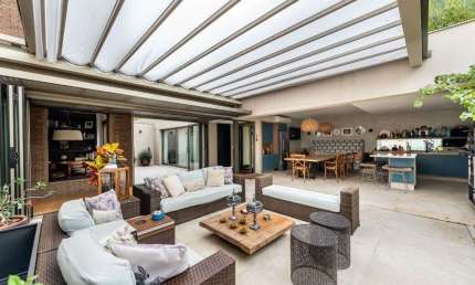 Imperdível: Casa em Condomínio de Luxo em Alto de Pinheiros, São Paulo-SP - 3 Quartos, 5 Banheiros, 4 Vagas - 459m²