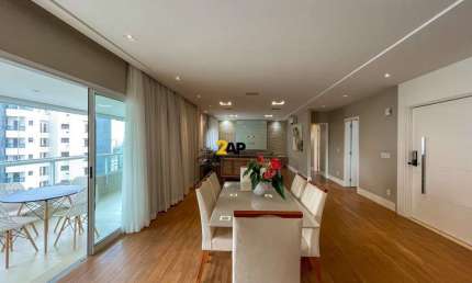 Apartamento de alto padrão com 3 quartos e 3 suítes na Vila Andrade, São Paulo. 211m², 2 salas, 5 banheiros e 3 vagas de garagem!