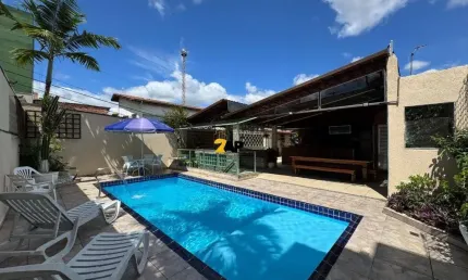Sobrado com 3 dormitórios, 3 vagas e Piscina a Venda na Vila Fazzeoni