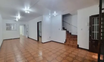 Sobrado com 3 quartos e suíte, 4 banheiros, 2 vagas em Santo Amaro, SP - 167m²