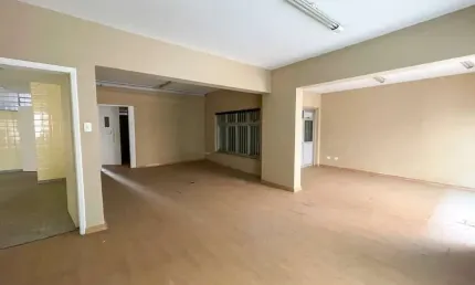 Casa comercial para locação no campo belo, são paulo-sp: 2 vagas de garagem e 180m² de área.
