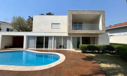 Casa de alto padrão com 760m² à Venda no Jardim América - Design e Conforto Exclusivos