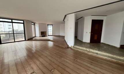 Imperdível! Apartamento Triplex de Luxo com 4 suítes e 4 vagas na Vila Andrade, São Paulo - SP - 637m²