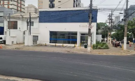 Loja Comercial em Moema, São Paulo-SP: 375m², 4 banheiros, 2 vagas de garagem. Invista nesta oportunidade!