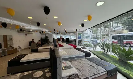 Ótimo Ponto Comercial /Salão / Loja / LOCAÇÃO / MORUMBI / Comércio  /Aluguel