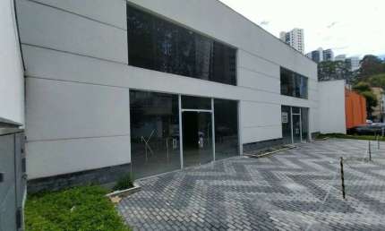 Galpão Comercial em Condomínio para Locação na Vila Andrade, São Paulo-SP: 739m² e 2 Banheiros!