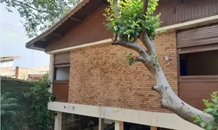 Casa á venda com 450m², 5 quartos sendo 3 suítes, 3 vagas - butantã