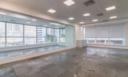 Sala Comercial para Locação no Butantã com 12 vagas