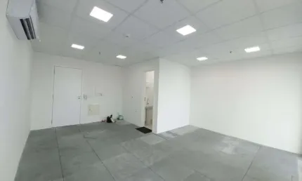 Salas Comercial à Venda em Condomínio de Alto Padrão na Liberdade, São Paulo-SP  1 Banheiro, 1 Vaga, 36m²