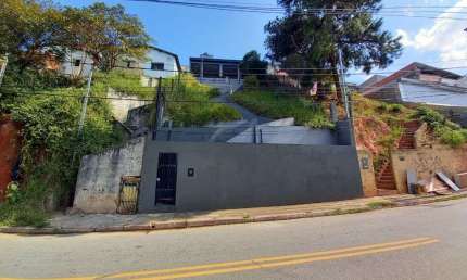 Casa à venda com 3 quartos e 1 banheiro no Jardim São Luís - São Paulo/SP - 150m² de área