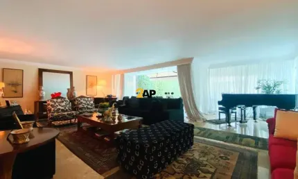 Luxuosa mansão de 4 quartos e 2 suítes na Granja Julieta, São Paulo-SP: 3 salas, 6 banheiros, 4 vagas, 450m² de área. Aproveite!