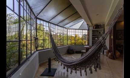 Casa com 3 Quartos e 2 suites à Venda, 450 m² por R$ 2.400.000