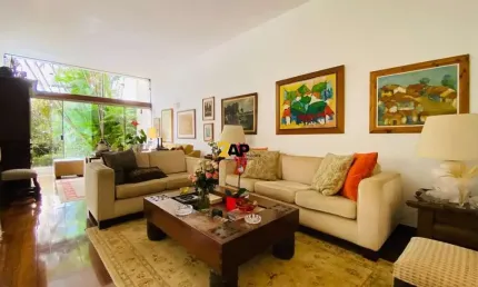 Casa tipo sobrado a venda no Brooklin, 3 dormitórios, 1 escritório, 4 vagas com 380m²