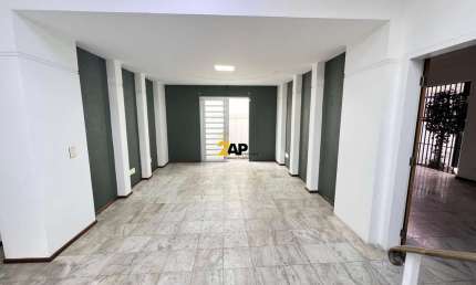 Casa Comercial de Alto Padrão em Moema - Indianópolis: 13 salas, 5 banheiros, 6 vagas e 387m²!