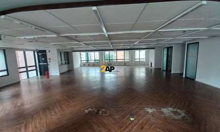 Excelente oportunidade: Conjunto comercial de alto padrão na Vila Olímpia, São Paulo-SP, com 10 salas, 4 banheiros, 8 vagas e 375m²!