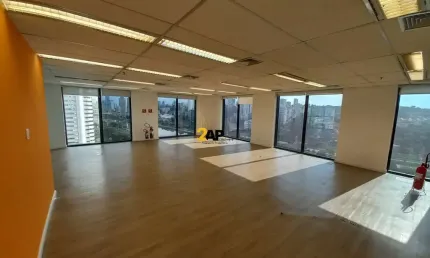 Sala comercial de alto padrão na Vila Almeida, São Paulo-SP: 7 salas, 3 banheiros, 5 vagas de garagem, 255m². Venda ou locação!