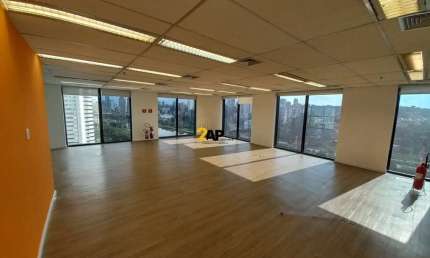 Sala comercial de alto padrão na Vila Almeida, São Paulo-SP: 7 salas, 3 banheiros, 5 vagas de garagem, 255m². Venda ou locação!