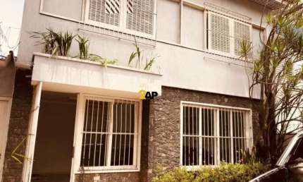 Casa comercial para locação na Chácara Santo Antônio: 6 salas, 4 banheiros, 3 vagas, 160m² em São Paulo-SP.