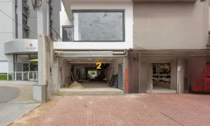 Loja comercial para aluguel na Chácara Santo Antônio, 3 salas, 6 banheiros, 1 vaga garagem, 440m²