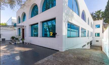 Casa Comercial para Aluguel em São Paulo-SP: 7 Banheiros, 20 Vagas de Garagem, 1.250m² no Jardim Everest!