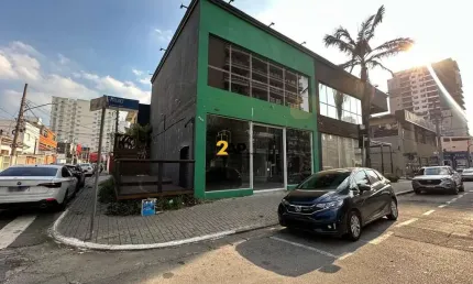 Aluguel de loja comercial em moema, 4 banheiros, 130m² de área