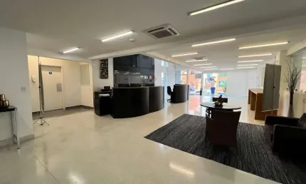 Prédio comercial na Vila Andrade com 5 banheiros e 760,00 m² de área!