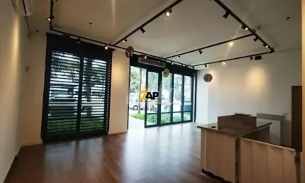 Loja comercial com 1 banheiro, 101m² no Jabaquara, São Paulo-SP: Ponto para locação em Mirandópolis!