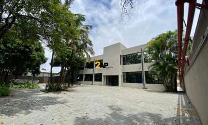 Galpão Comercial para Locação na Lapa de Baixo, São Paulo-SP: 9 Banheiros, 28 Vagas e 4.571,00m² de Área Disponível.